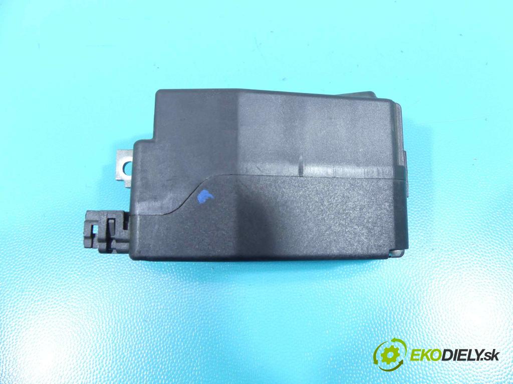 Porsche Panamera I 970 2009-2016 4.8 V8 400KM: automatic 294 kW 4806 cm3 5- Blokáda: řízení: 7PP905852C (Ostatné)