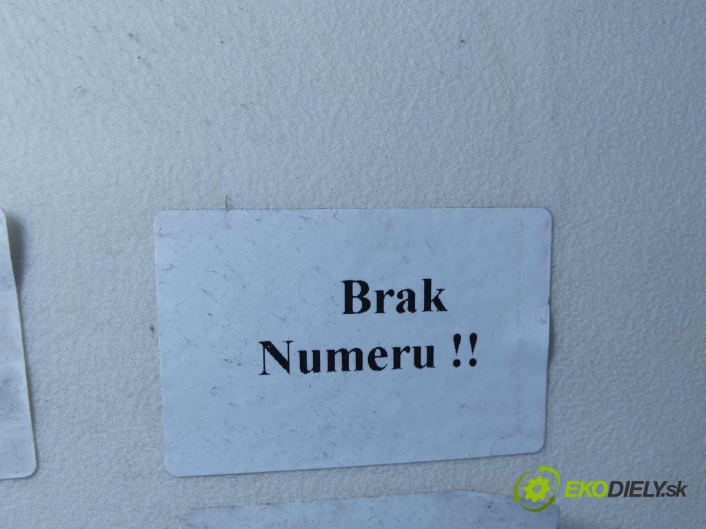 Vw Passat B5 1995-2005 1.6 101 HP manual 74 kW 1595 cm3 4- chladič  (Chladiče)