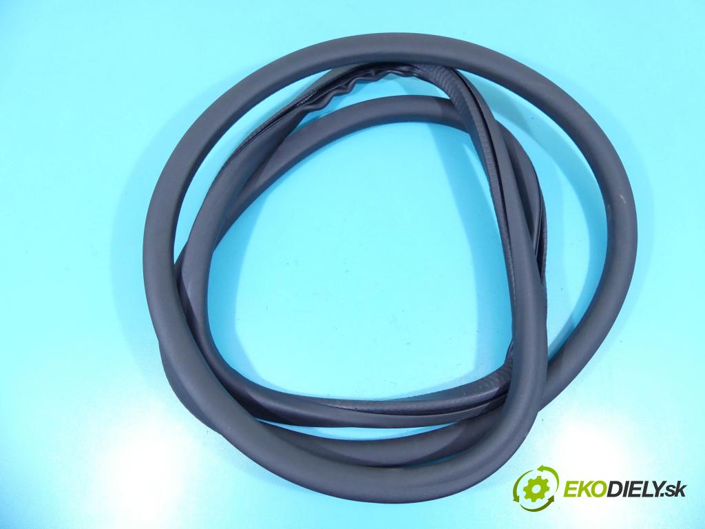 Porsche Panamera I 970 2009-2016 4.8 V8 400KM automatic 294 kW 4806 cm3 5- Těsnění: dveře zadní levé  (Ostatní)