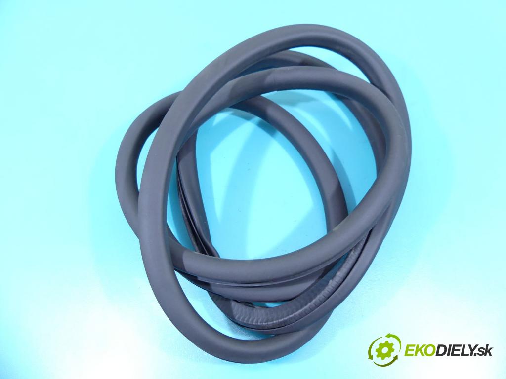 Porsche Panamera I 970 2009-2016 4.8 V8 400KM automatic 294 kW 4806 cm3 5- Těsnění: dveře zadní pravé  (Ostatní)