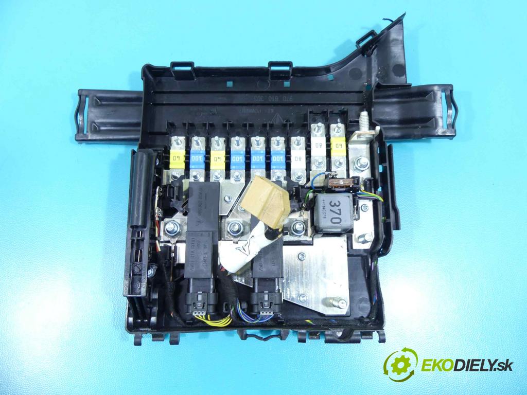 Porsche Panamera I 970 2009-2016 4.8 V8 400KM automatic 294 kW 4806 cm3 5- skříňka pojistková 970.610.303.01 (Pojistkové skříňky)