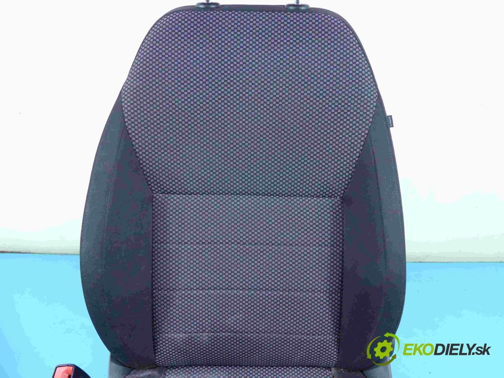 Skoda Octavia III 2013- 1.6 tdi 110 HP manual 81 kW 1598 cm3 5- Sedačka ľavý  (Sedačky, sedadlá)