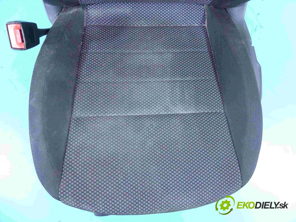 Skoda Octavia III 2013- 1.6 tdi 110 HP manual 81 kW 1598 cm3 5- Sedačka ľavý  (Sedačky, sedadlá)