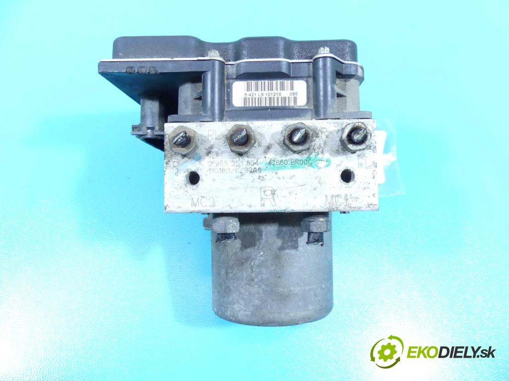 Nissan Qashqai I J10 2006-2013 2.0 dci 150 HP manual 110 kW 1995 cm3 5- čerpadlo abs 0265251854 (Pumpy ABS)
