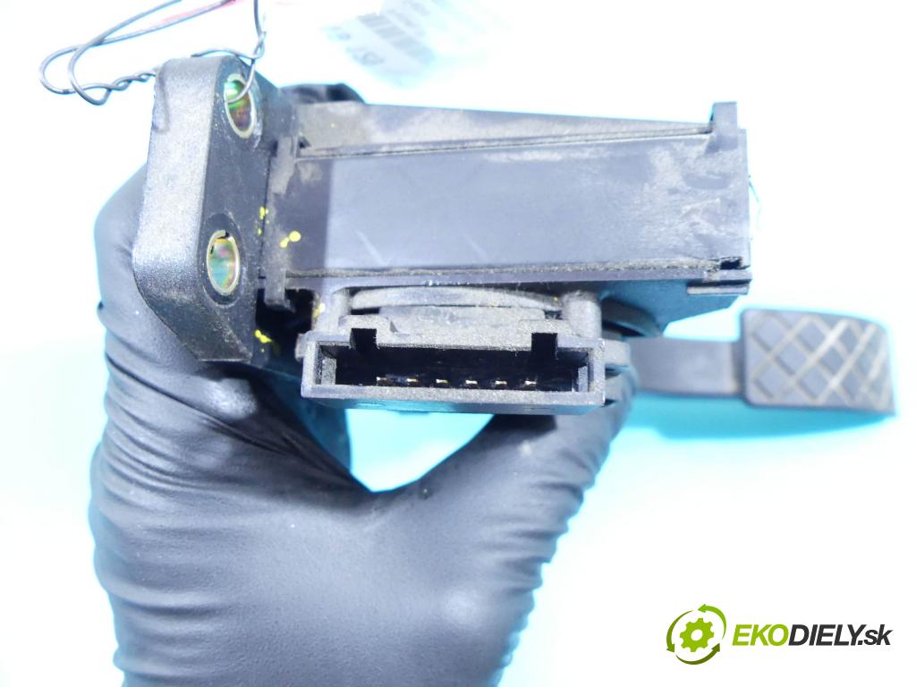 Skoda Fabia I 1999-2007 1.9 tdi 101 HP manual 74 kW 1896 cm3 5- pedále 0281002378 (Pedále)