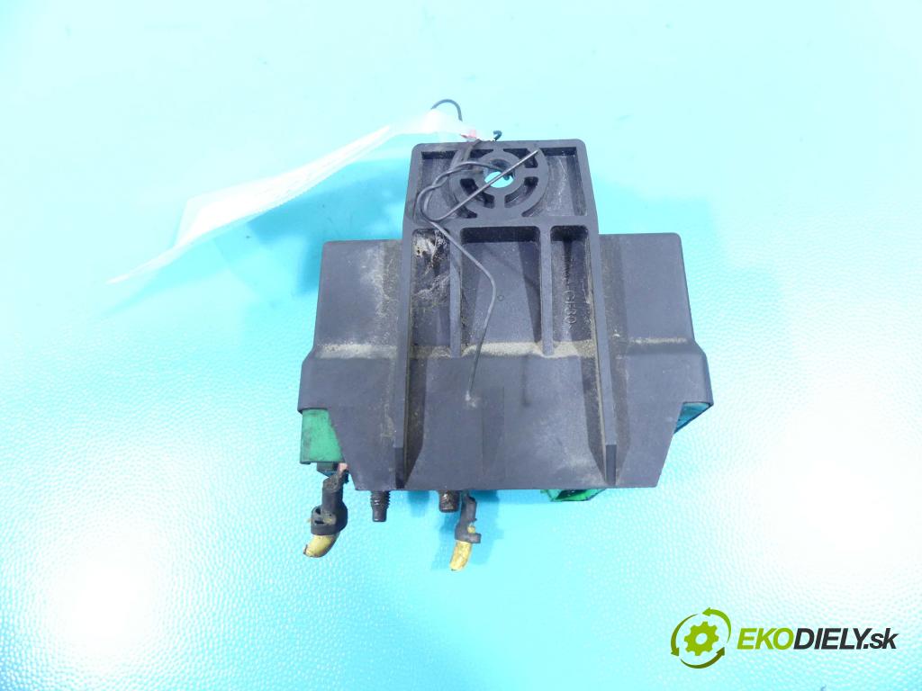 Peugeot 307 1.4 hdi 68 HP manual 50 kW 1398 cm3 5- Relé: 9639912580 (Relé)