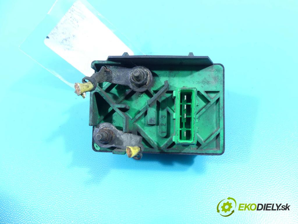 Peugeot 307 1.4 hdi 68 HP manual 50 kW 1398 cm3 5- Relé: 9639912580 (Relé)