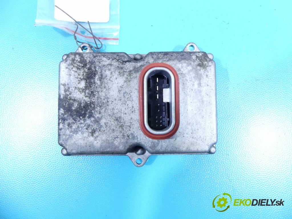 Audi A8 D3 2002-2009 3.0 tdi 232KM automatic 171 kW 2967 cm3 4- střídač: xenon 5DF008279-10 (Riadiace jednotky xenónu)