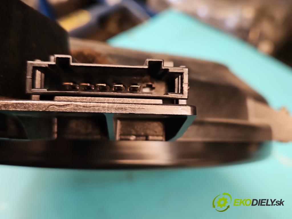 Audi A8 D3 2002-2009 3.0 tdi 232KM automatic 171 kW 2967 cm3 4- Subwoofer: 4E0035412A (Audio zariadenie)