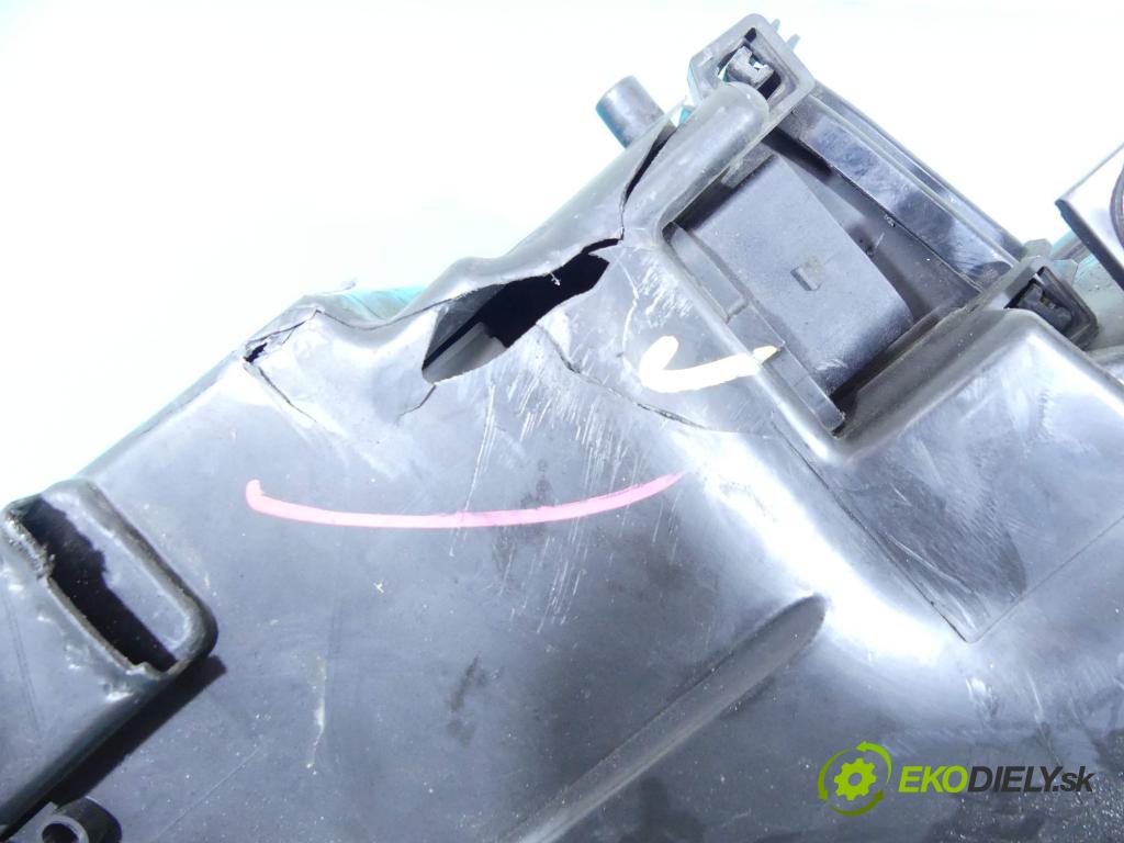 Audi A8 D3 2002-2009 3.0 tdi 232KM automatic 171 kW 2967 cm3 4- Reflektor: pravý  (Pravé)