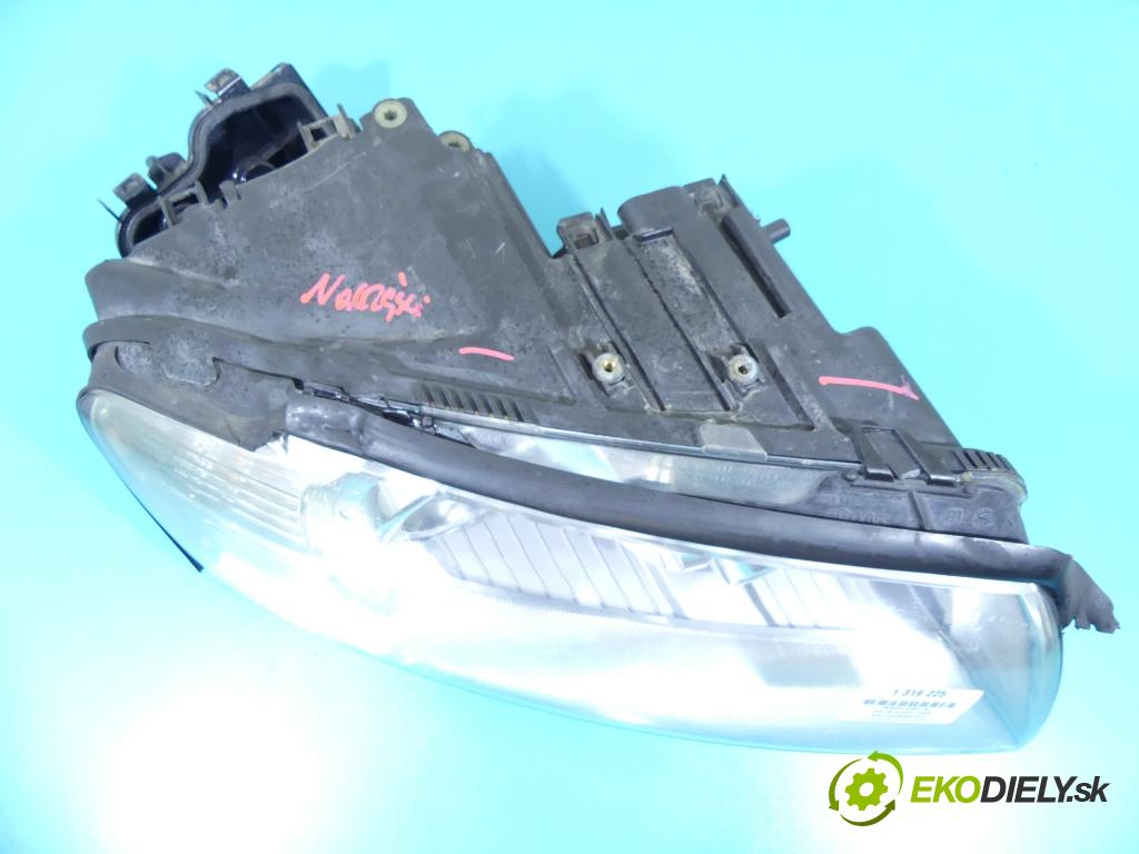 Audi A8 D3 2002-2009 3.0 tdi 232KM automatic 171 kW 2967 cm3 4- Reflektor: pravý  (Pravé)