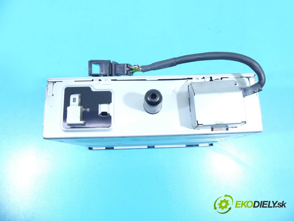 Vw Passat B6 2005-2010 2.0 tdi 140 HP manual 103 kW 1968 cm3 5- Menič: cd 3C0035110 (CD meniče)