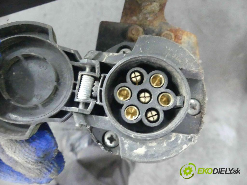 Audi A6 C5 1997-2004 2.5 TDI 179KM automatic 132 kW 2496 cm3 5- oko tažné