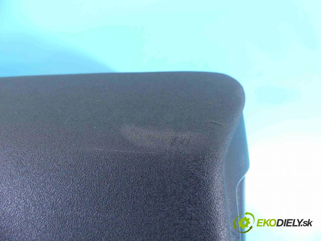 Volvo V40 II 2012-2019 1.6 D2 114 HP manual 84 kW 1560 cm3 5- operadlo 08632777 (Lakťové opierky)