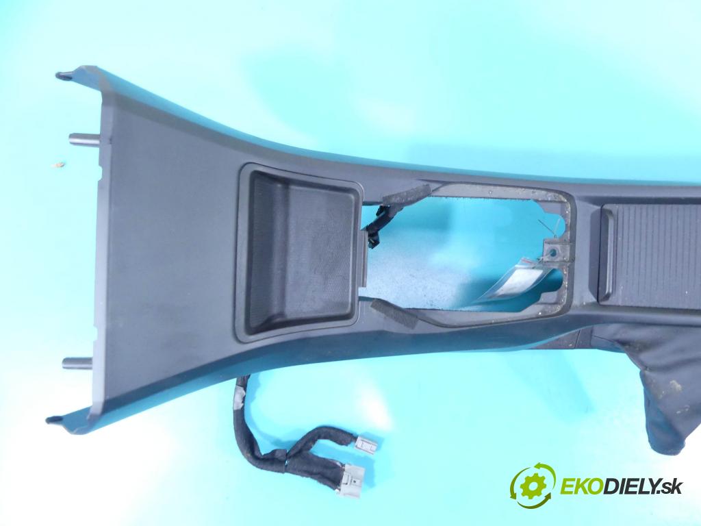 Volvo V40 II 2012-2019 1.6 D2 114 HP manual 84 kW 1560 cm3 5- operadlo 08632777 (Lakťové opierky)