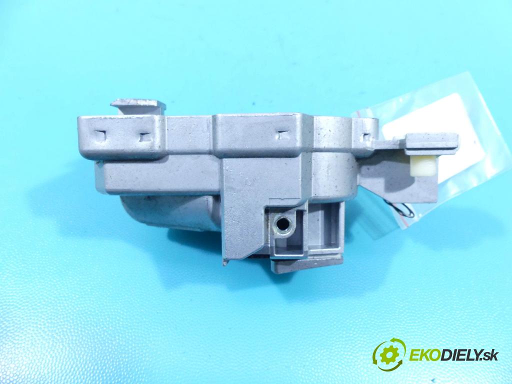 Volvo V40 II 2012-2019 1.6 D2 114 HP manual 84 kW 1560 cm3 5- Blokáda: řízení: P31340956 (Ostatné)