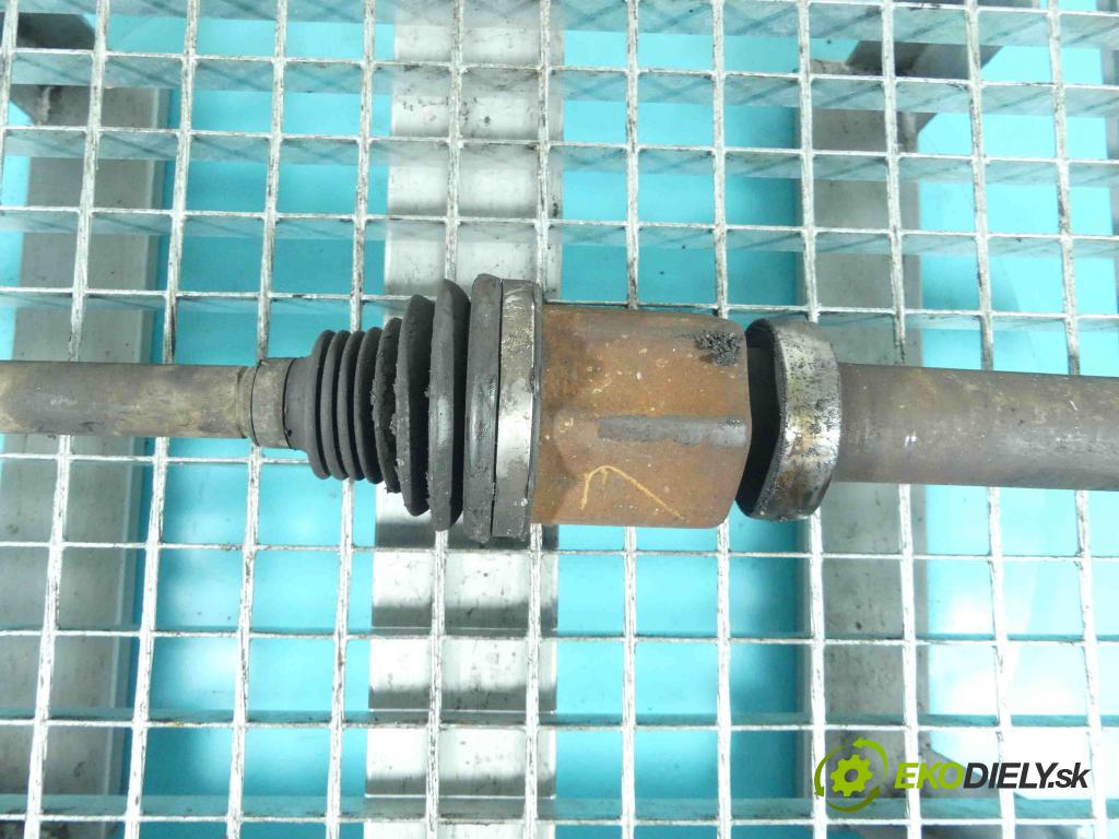 Volvo V40 II 2012-2019 1.6 D2 114 HP manual 84 kW 1560 cm3 5- poloos pravé 31280678 (Poloosy)