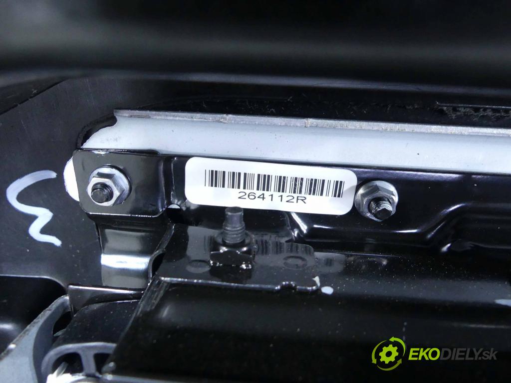 Vw Golf VI 2008-2013 1.6 tdi 105 HP automatic 77 kW 1598 cm3 5- kokpit,pristrojová doska rozdeľovacia