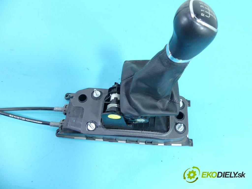 Skoda Octavia III 2013- 1.6 tdi 110 HP manual 81 kW 1598 cm3 5- Páka: Změny: stupeň,rýchlosť 5Q0711061E (Rýchlostné páky / kulisy)