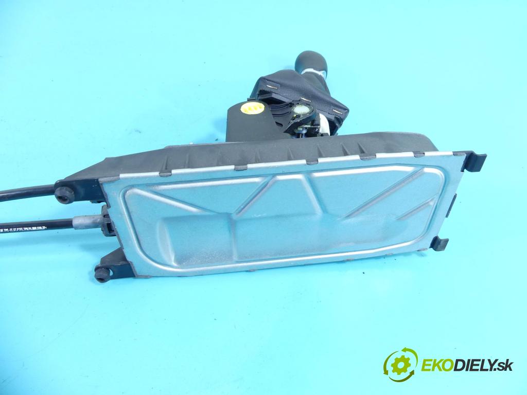 Skoda Octavia III 2013- 1.6 tdi 110 HP manual 81 kW 1598 cm3 5- Páka: Změny: stupeň,rýchlosť 5Q0711061E (Rýchlostné páky / kulisy)