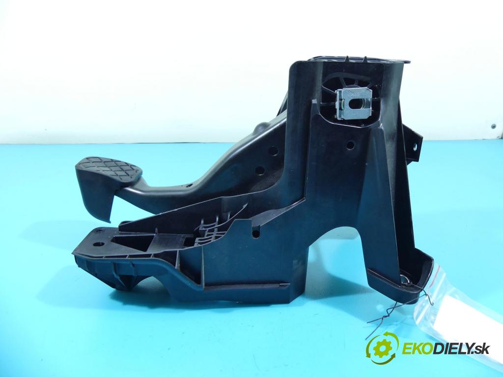 Skoda Octavia III 2013- 1.6 tdi 110 HP manual 81 kW 1598 cm3 5- pedále 5Q1721058CS (Pedále)