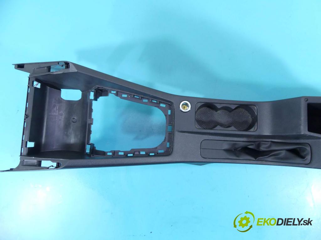 Skoda Octavia III 2013- 1.6 tdi 110 HP manual 81 kW 1598 cm3 5- operadlo 5E1863241C (Lakťové opierky)