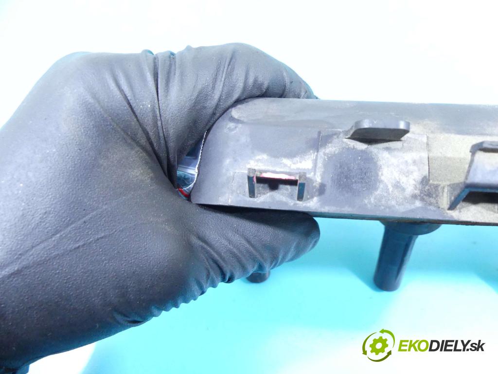 Peugeot 206 1.1b 60 HP manual 44 kW 1124 cm3 3- cievka zapaľovacia  (Zapaľovacie cievky, moduly)