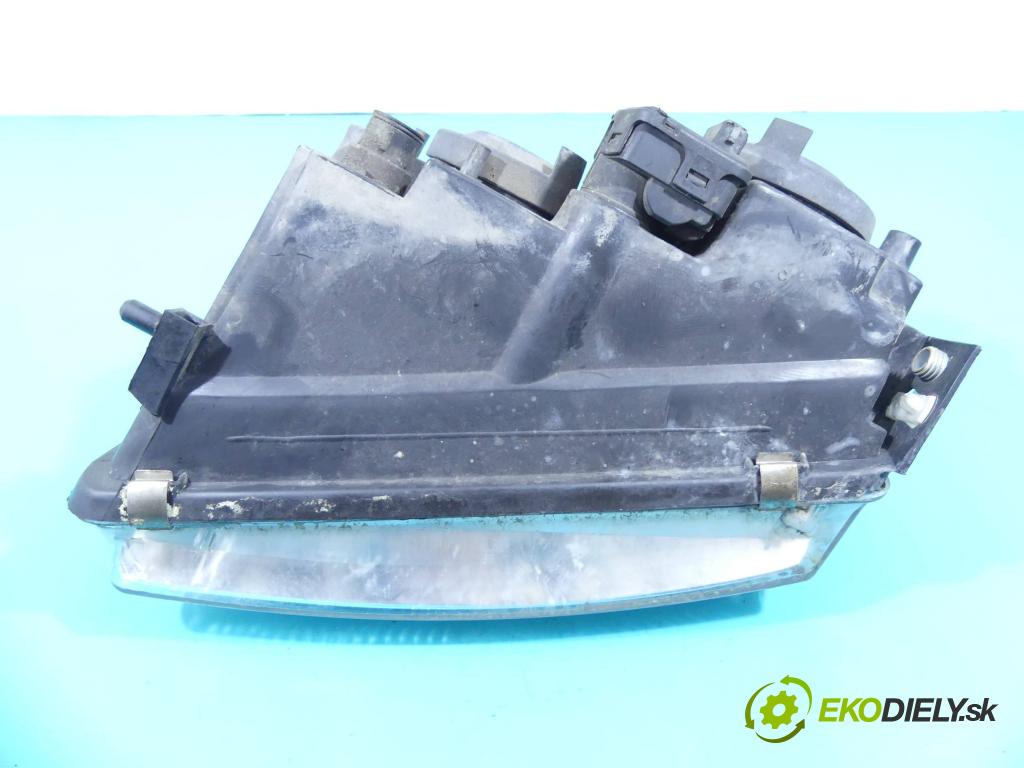 Vw Passat B5 1995-2005 1.9 tdi 110 HP manual 81 kW 1896 cm3 5- Reflektor: pravý  (Pravé)