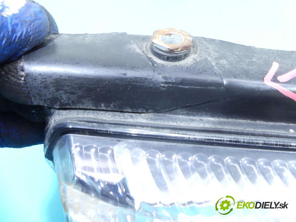 Vw Passat B5 1995-2005 1.9 tdi 110 HP manual 81 kW 1896 cm3 5- Reflektor: pravý  (Pravé)