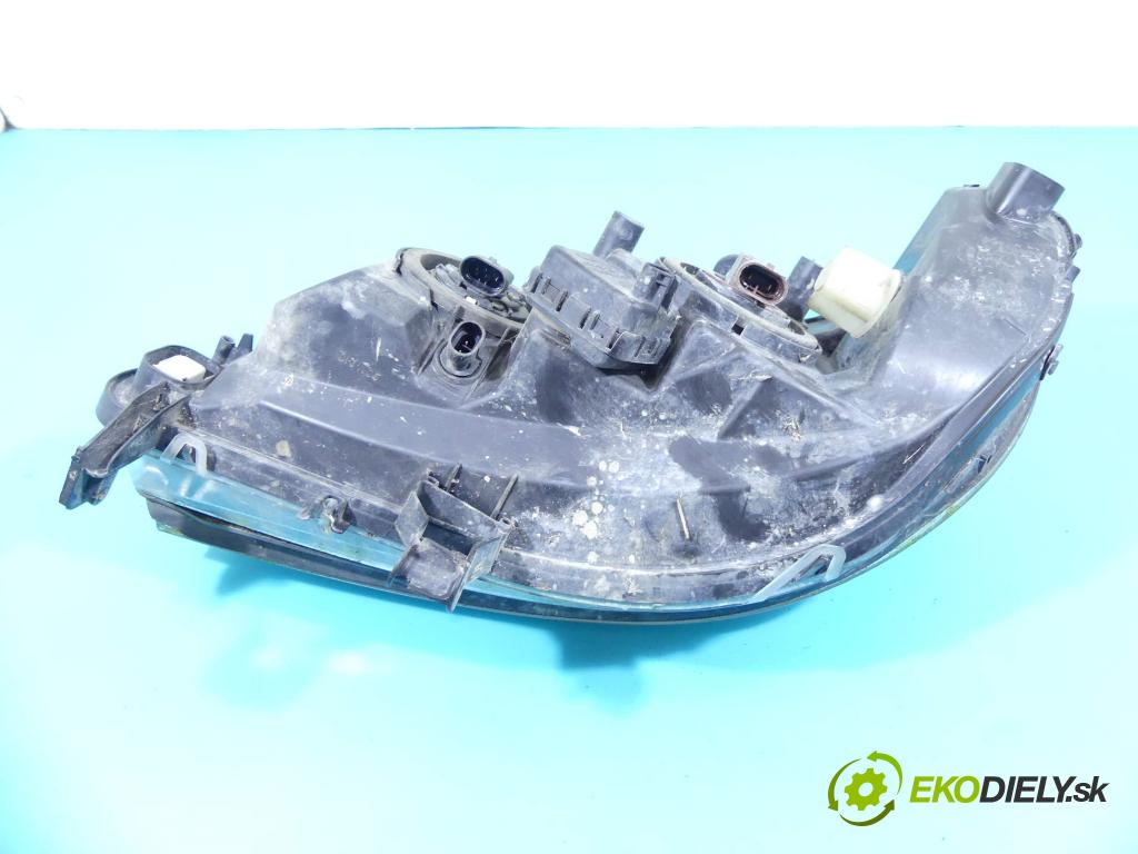 Opel Zafira A 1999-2005 1.8 16v 125 HP manual 92 kW 1796 cm3 5- Reflektor: pravý 90582022 (Pravé)