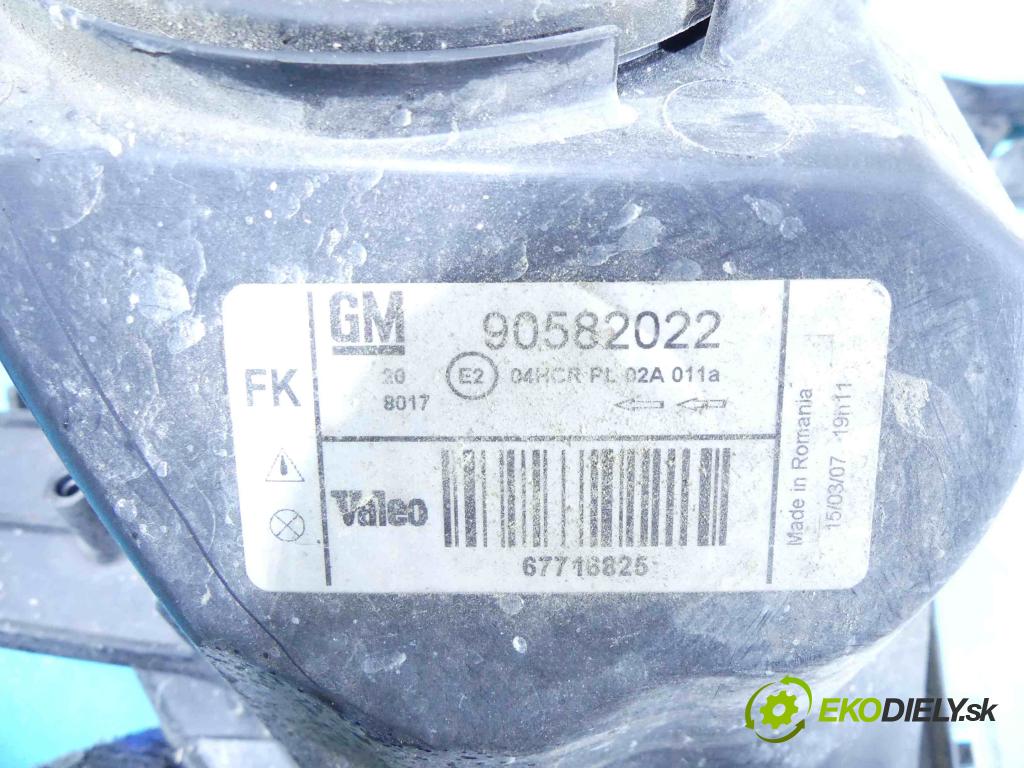 Opel Zafira A 1999-2005 1.8 16v 125 HP manual 92 kW 1796 cm3 5- Reflektor: pravý 90582022 (Pravé)