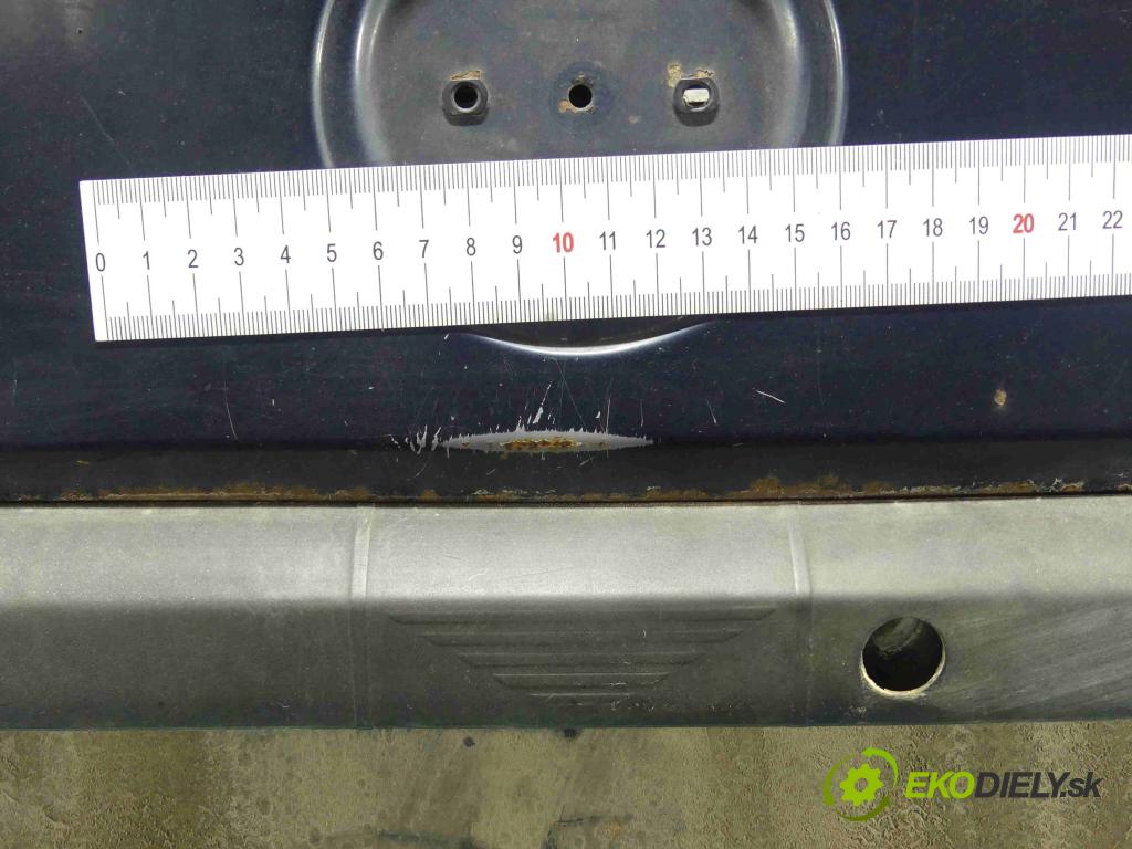 Vw Transporter T4 1990-2003 2.5 110 hp manual 81 kW 2461 cm3 5- zadní kufrové dveře  (Zadní kapoty)