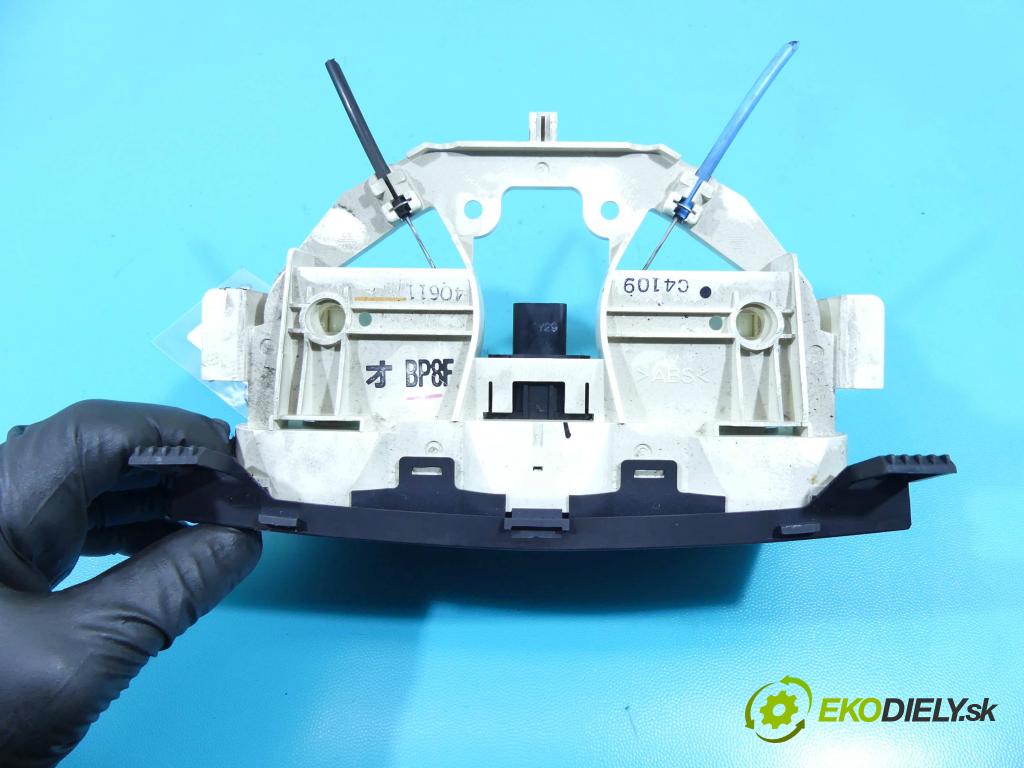 Mazda 3 I BK 2003-2009 1.6 citd 109 HP manual 80 kW 1560 cm3 5- panel kúrenia BP8F