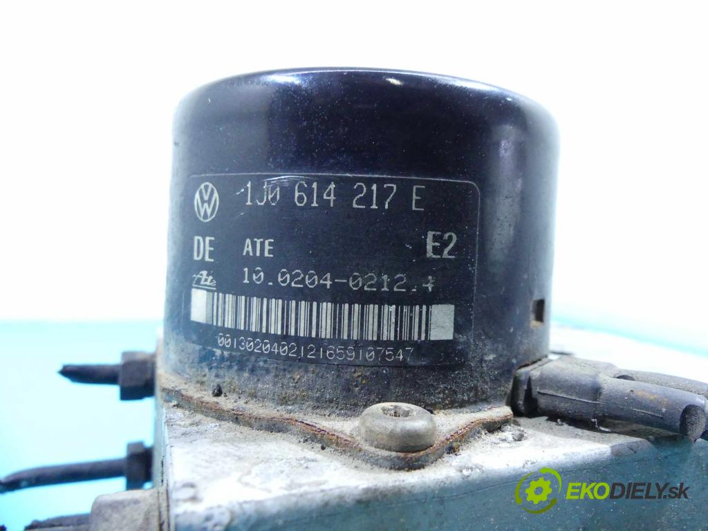 Vw Bora 2.0 8v 116 HP manual 85 kW 1984 cm3 4- čerpadlo abs 1J0907379Q (Pumpy ABS)