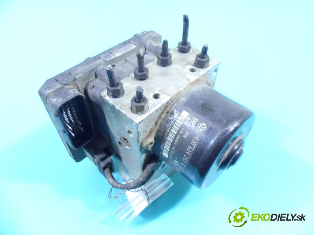 Vw Bora 2.0 8v 116 HP manual 85 kW 1984 cm3 4- čerpadlo abs 1J0907379Q (Pumpy ABS)