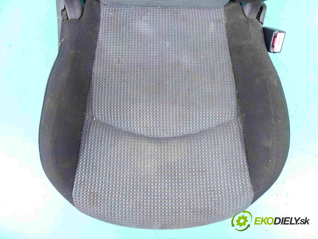 Peugeot 206 1.4 75 hp manual 55 kW 1360 cm3 5- Sedadlo pravý  (Sedačky, sedadla)