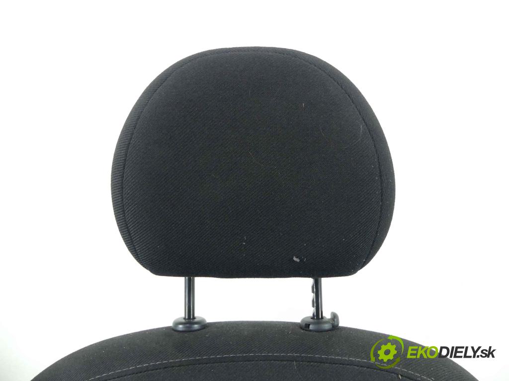 Peugeot 206 1.4 75 hp manual 55 kW 1360 cm3 5- Sedadlo pravý  (Sedačky, sedadla)