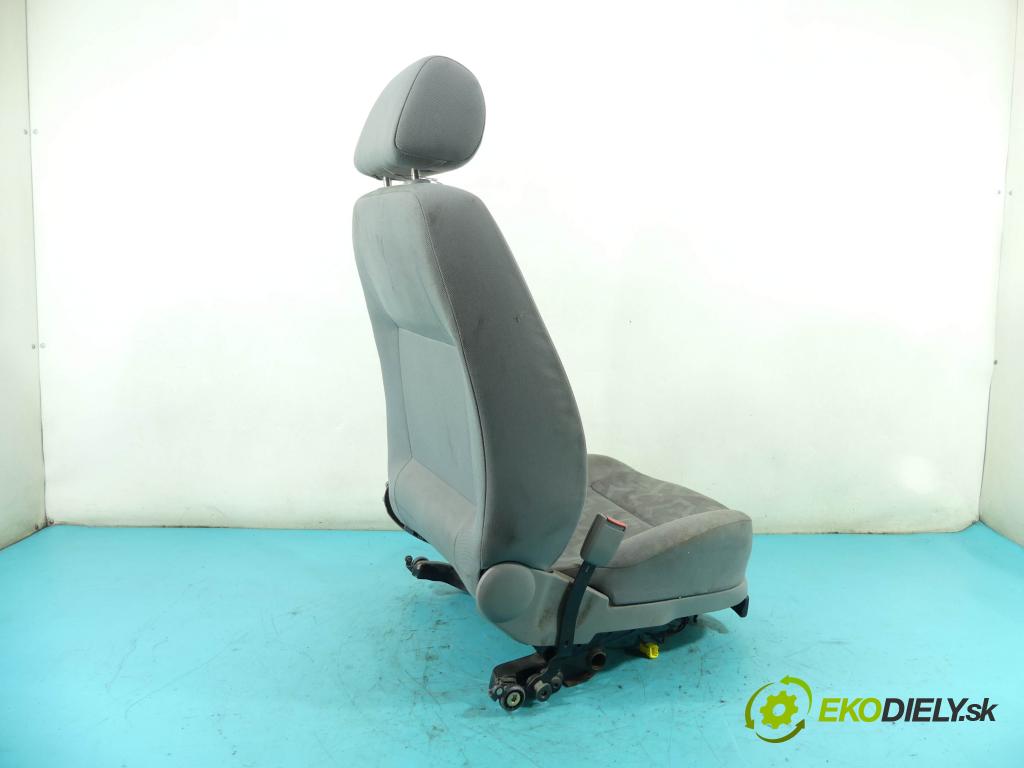Vw Golf IV 1997-2003 1.4 16v 75 HP manual 55 kW 1390 cm3 5- Sedačka ľavý  (Sedačky, sedadlá)