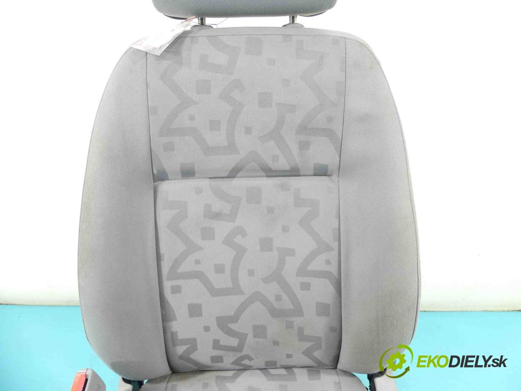 Vw Golf IV 1997-2003 1.4 16v 75 HP manual 55 kW 1390 cm3 5- Sedačka ľavý  (Sedačky, sedadlá)