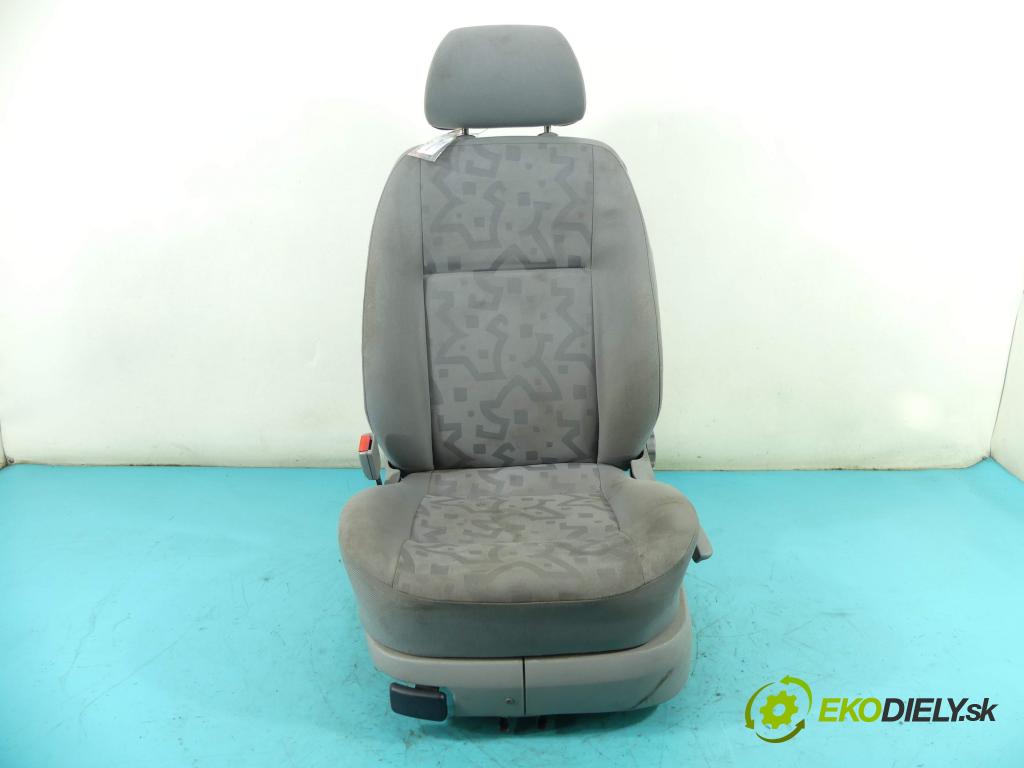 Vw Golf IV 1997-2003 1.4 16v 75 HP manual 55 kW 1390 cm3 5- Sedačka ľavý  (Sedačky, sedadlá)