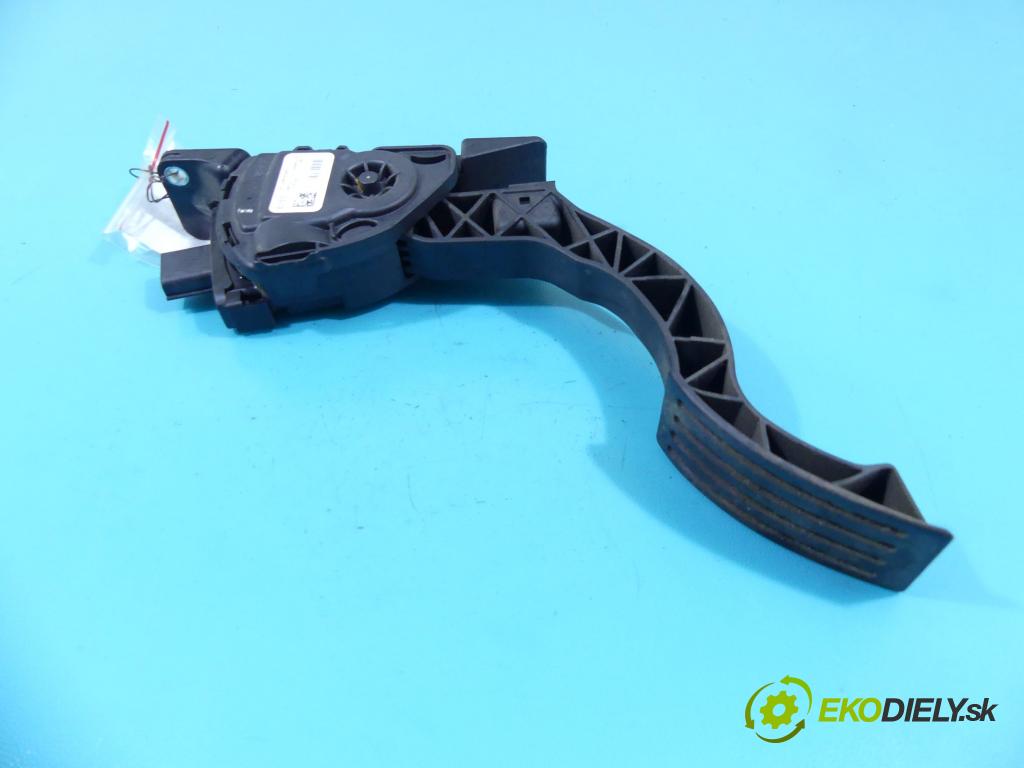 Volvo V40 II 2012-2019 1.6 D2 114 HP manual 84 kW 1560 cm3 5- pedále 31280595 (Pedále)