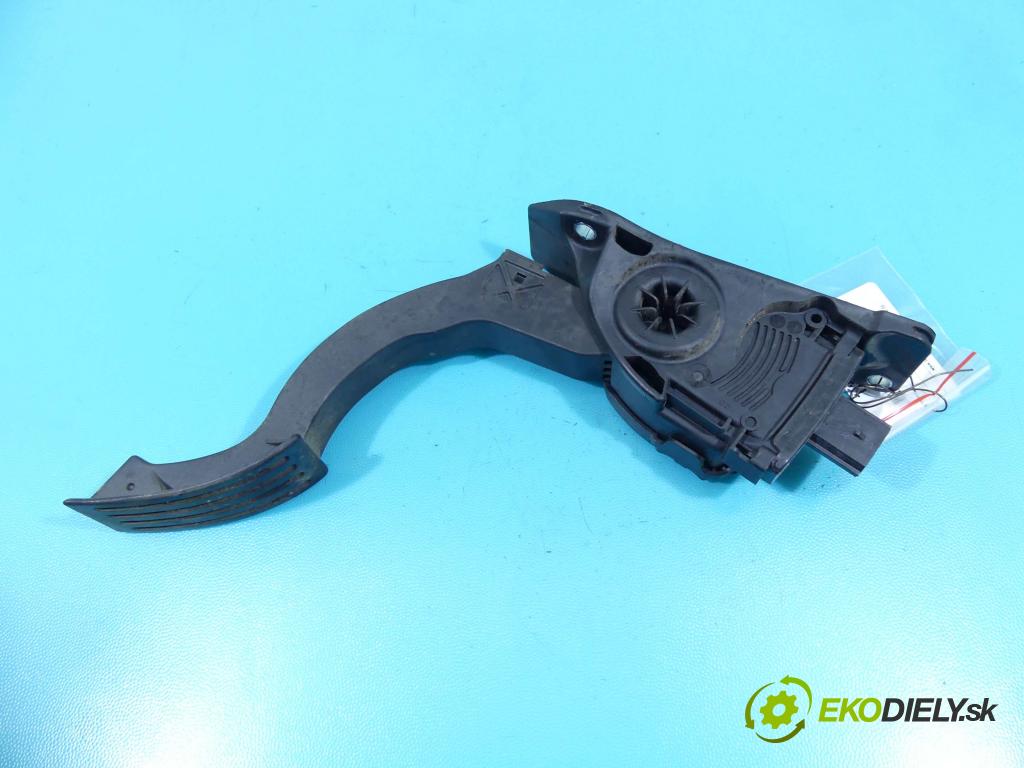 Volvo V40 II 2012-2019 1.6 D2 114 HP manual 84 kW 1560 cm3 5- pedále 31280595 (Pedále)