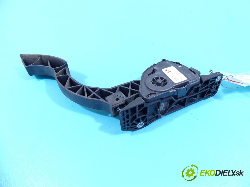 Volvo V40 II 2012-2019 1.6 D2 114 HP manual 84 kW 1560 cm3 5- pedále 31280595 (Pedále)