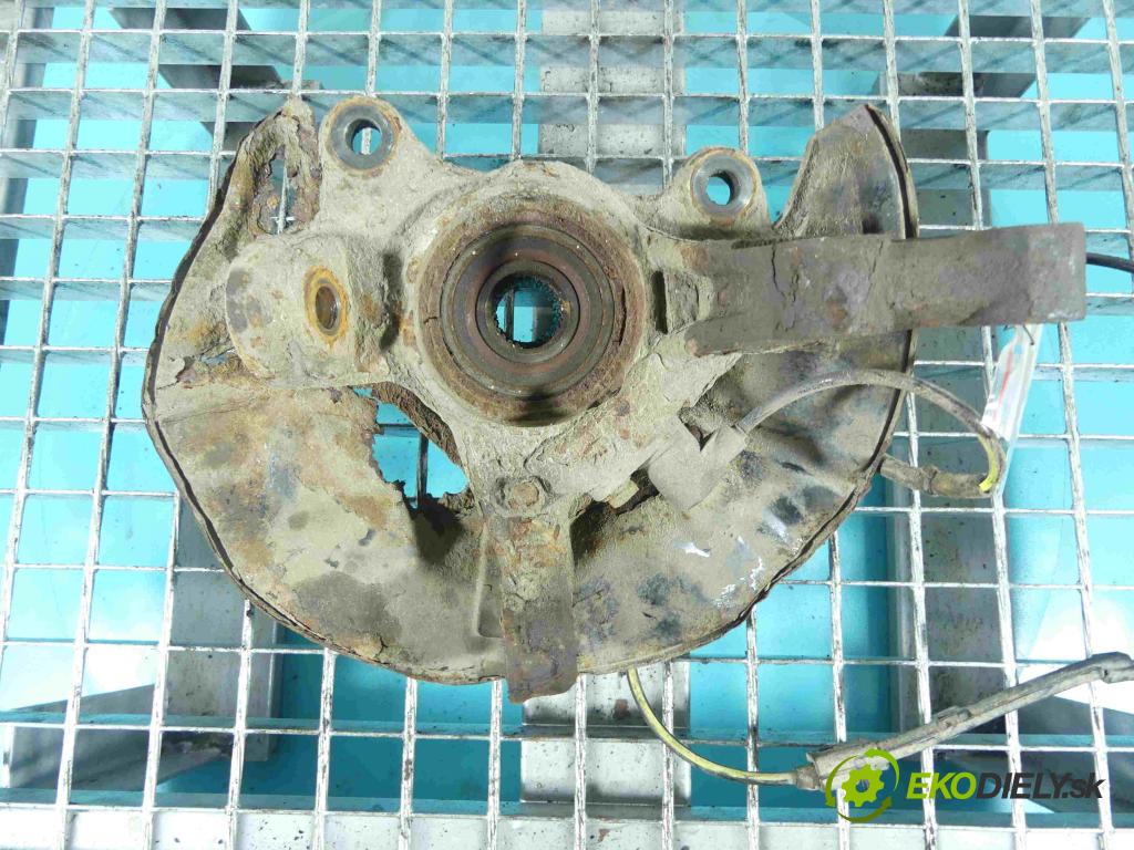 Toyota Avensis II T25 2003-2008 1.6 vvti 110 HP manual 81 kW 1598 cm3 4- náboj pravé  (Náboje)