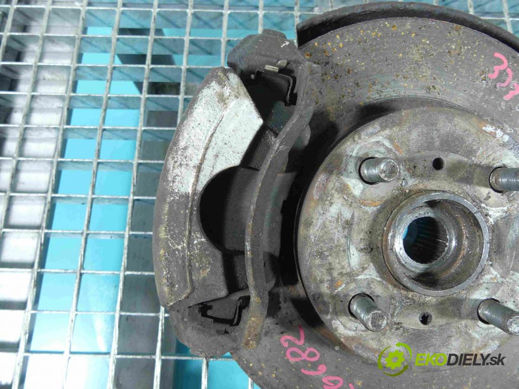 Toyota Corolla E11 1997-2002 1,4.0 16v 86 HP manual 63 kW 1332 cm3 5- brzdič predné ľavý  (Ostatné)