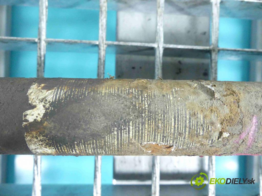 Peugeot 206 1.4 75 HP manual 55 kW 1360 cm3 5- poloos ľavé  (Poloosy)