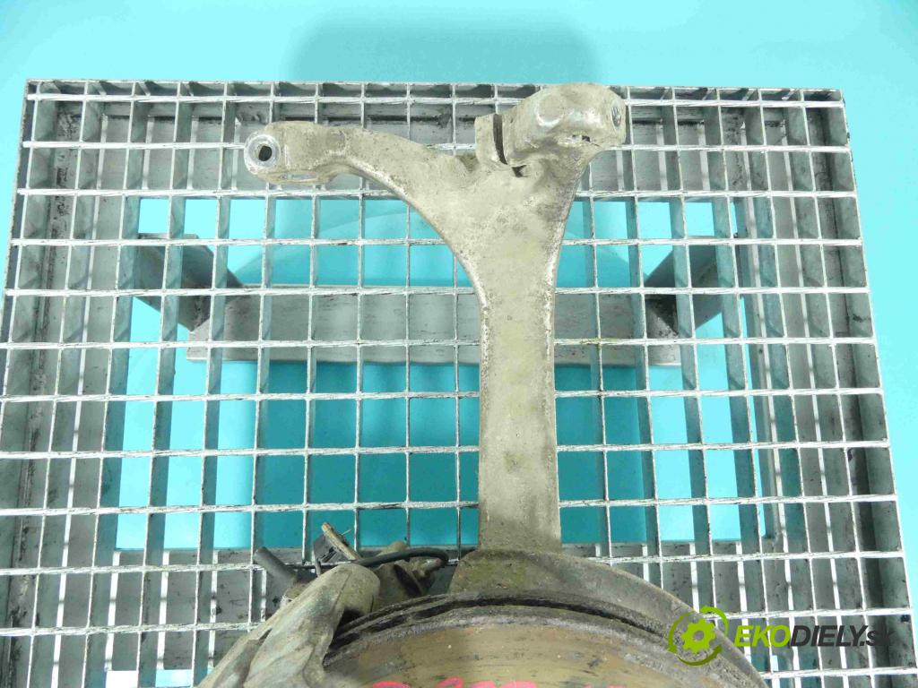 Audi A8 D3 2002-2009 3.0 tdi 232KM automatic 171 kW 2967 cm3 4- náboj pravé  (Náboje)