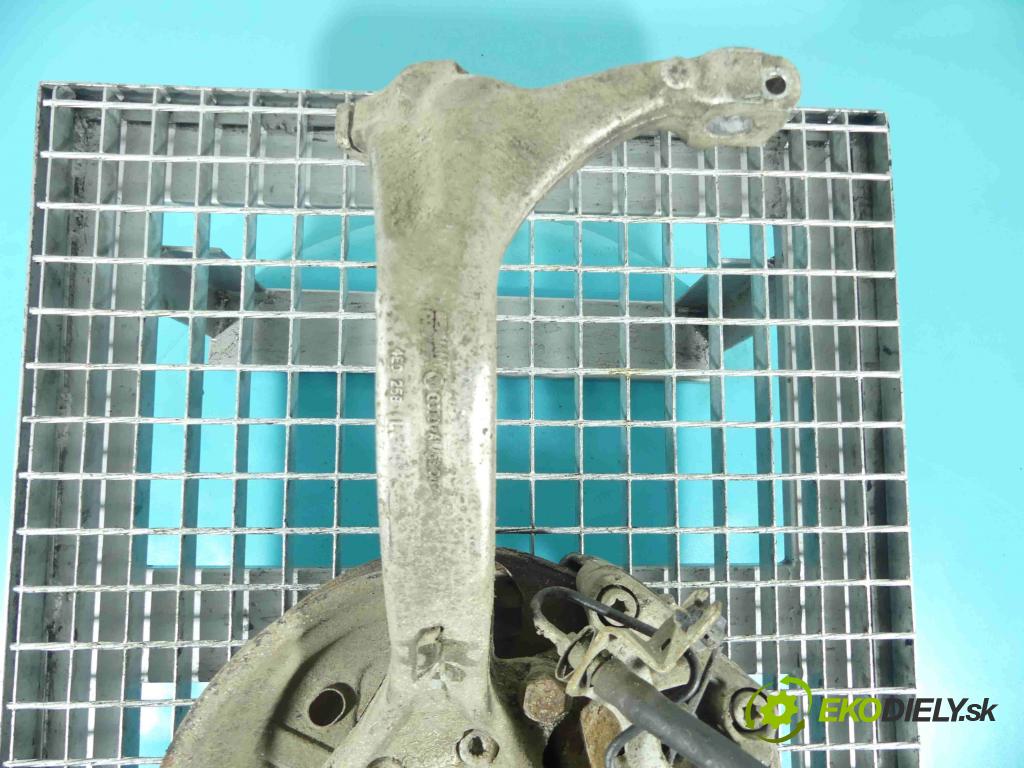 Audi A8 D3 2002-2009 3.0 tdi 232KM automatic 171 kW 2967 cm3 4- náboj pravé  (Náboje)