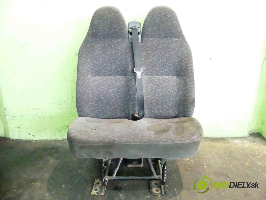 Ford Transit 2000-2006 2.0 tddi 85 HP manual 62,5 kW 1998 cm3 5- Sedačka pravý  (Sedačky, sedadlá)