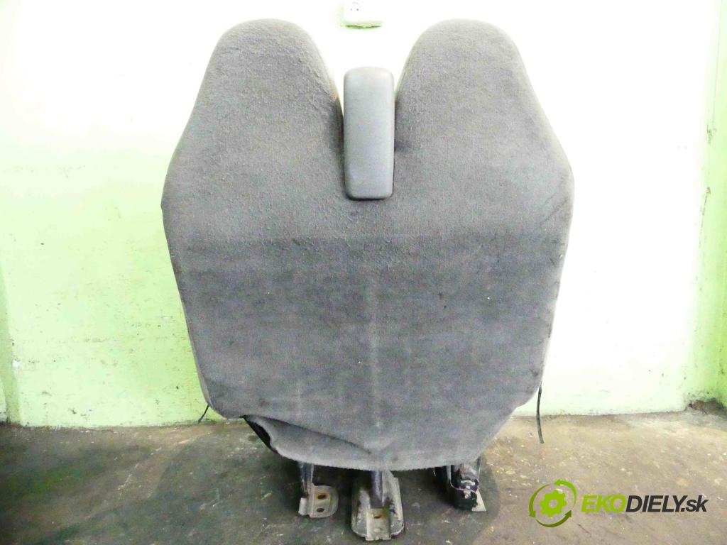 Ford Transit 2000-2006 2.0 tddi 85 HP manual 62,5 kW 1998 cm3 5- Sedačka pravý  (Sedačky, sedadlá)